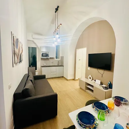Apartment Luminosa House Station Rome