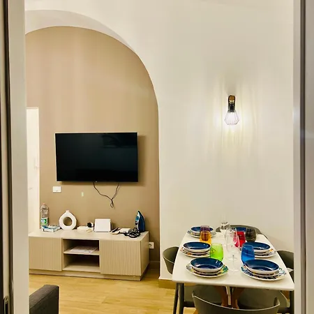 Luminosa House Station Apartment