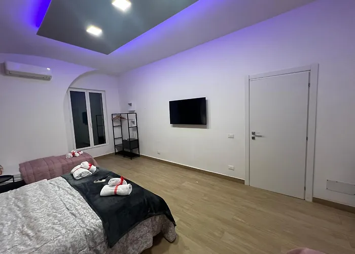 Luminosa House Station شقة